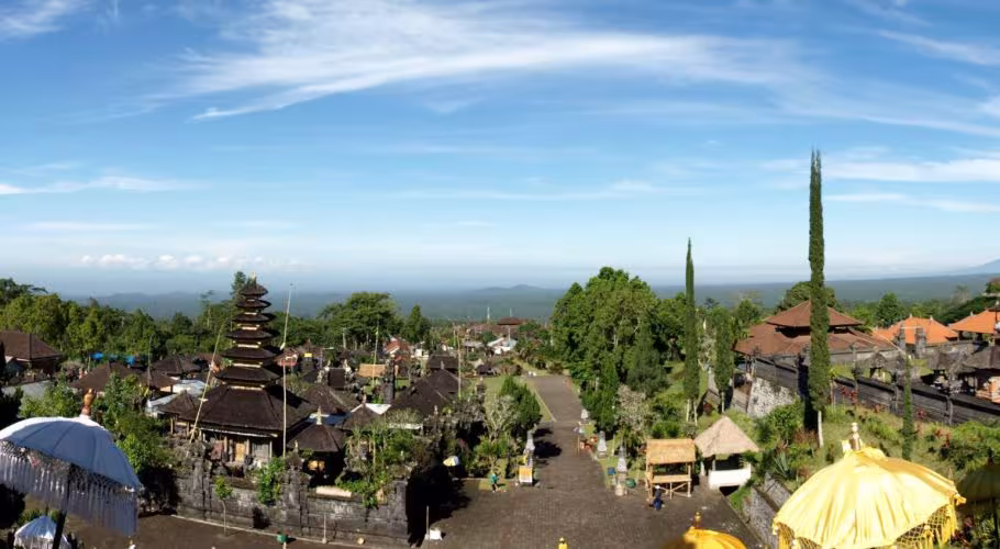 Pura Besakih temple in Bali (Mount Agung) Pura Besakih temple in Bali (Mount Agung)